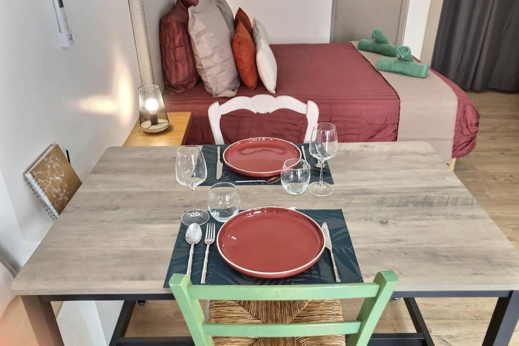 Studio Tout Confort, Terrasse, Calme Moustiers #7 Apartment Екстериор снимка